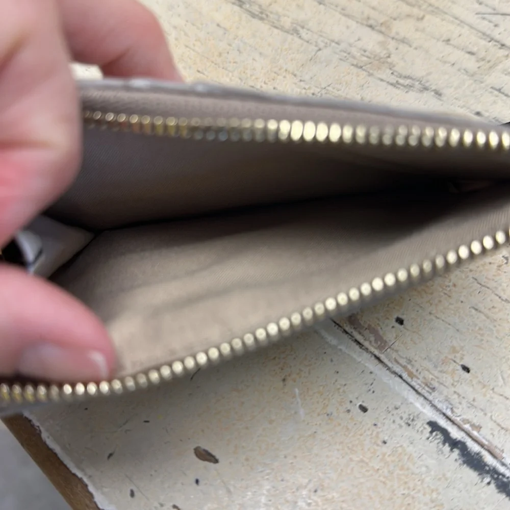 Brahmin compact zip